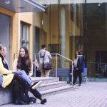 Grupp av studenter utanför ASA.