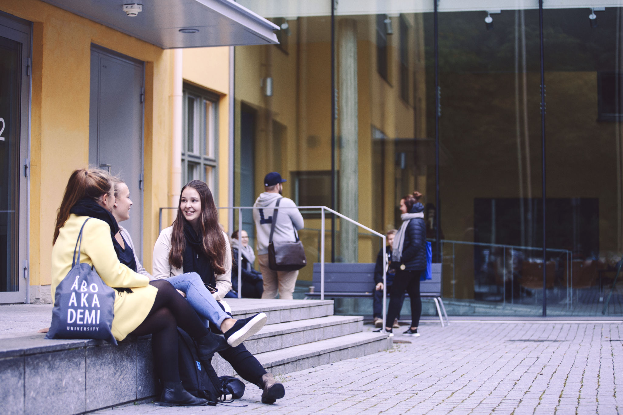 Grupp av studenter utanför ASA.